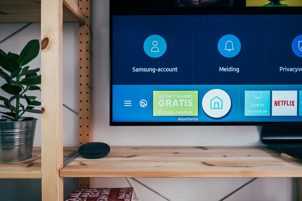 Hochfrequenztechnik. TV-Monitor mit App und Wlan