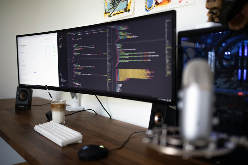 Domains und Hosting, Bild vom Coding